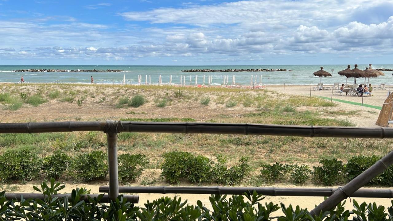 Abruzzodamare Amazing Apartments With Romantic Sea View Francavilla Al Mare Eksteriør billede